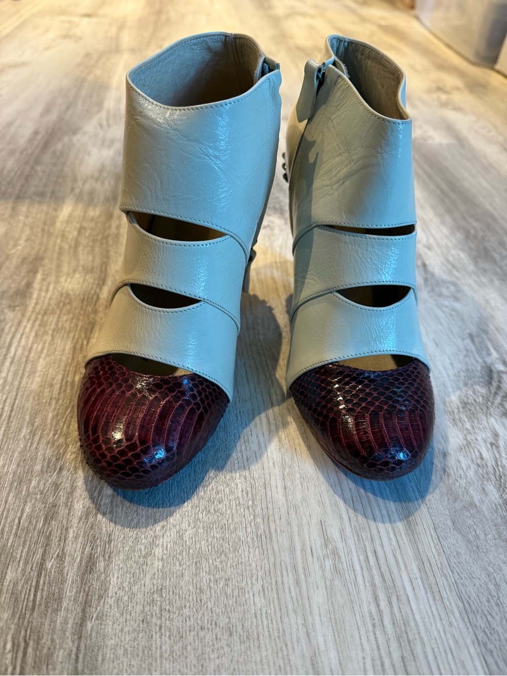 NEW Pring Paris Cutout Ankle Booties Snakeskin Cap Toe Chain Heel 37